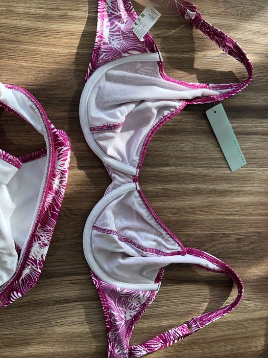 Strój nowy r.M 70D fuksjowo - biały