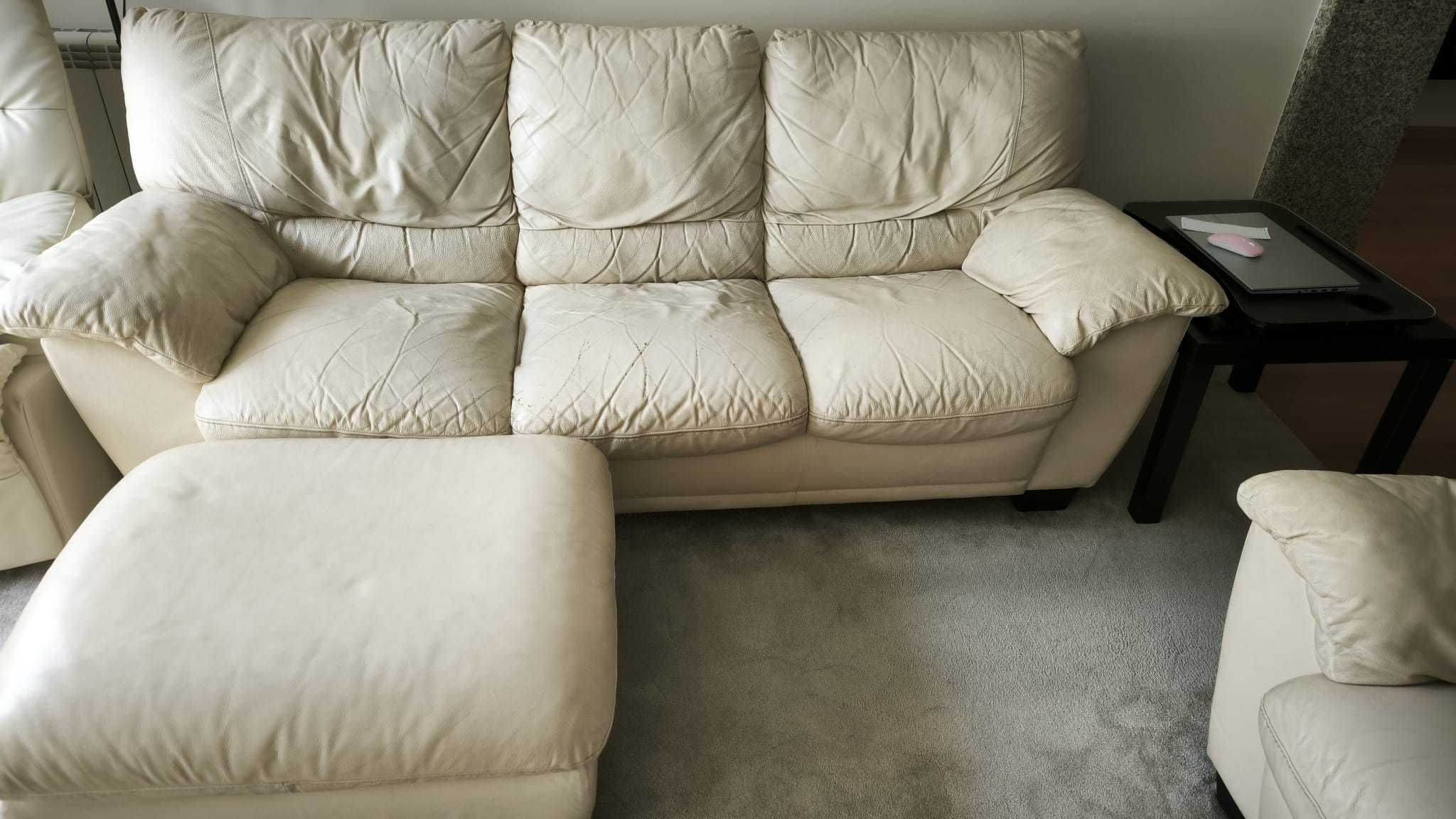 Sofás de Sala (Sofás 3+2 lugares + Pousa Pés + Cadeirão individual)