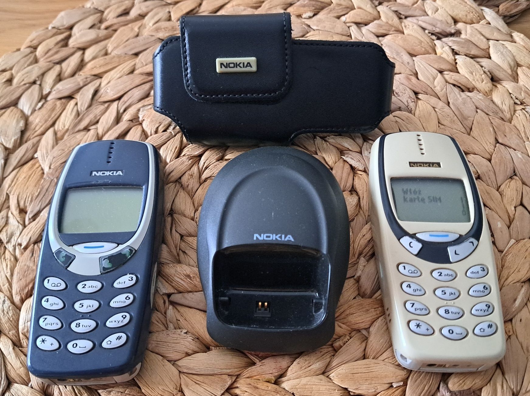 Telefon Nokia 3310 2 sztuki.Futerał skórzany,stacja ładowania Oryginał