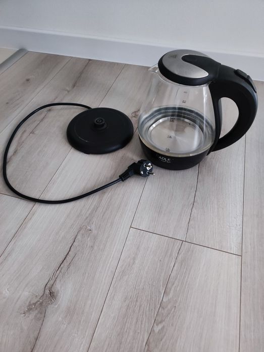 Czajnik elektryczny Adler