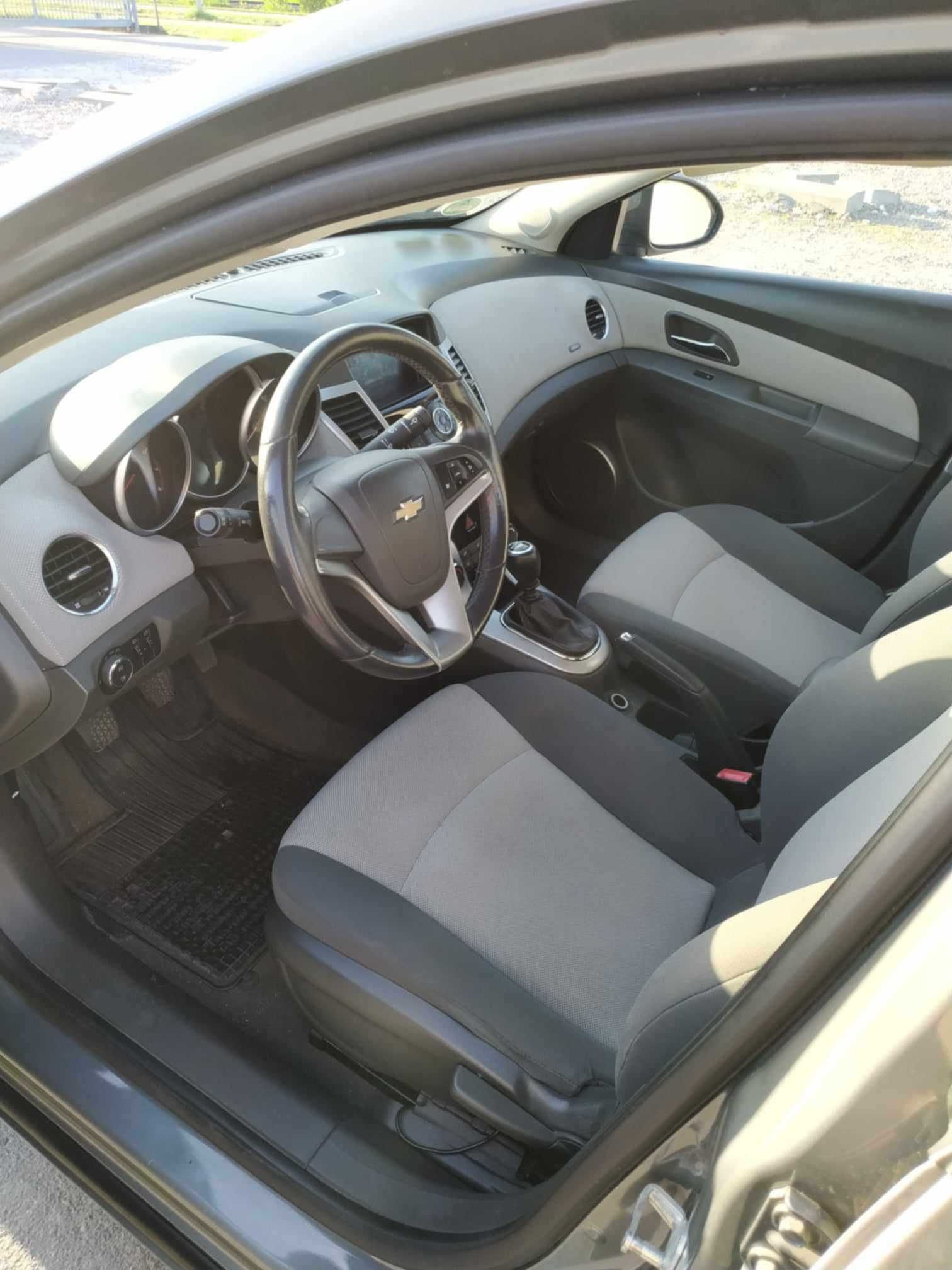 Chevrolet Cruze 1.6 BENZYNA SEDAN