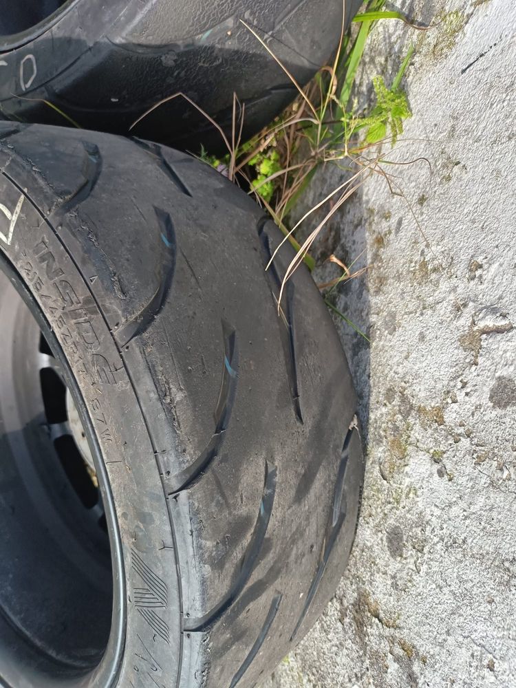 Vendo jantes 17 com furacao 4x100
