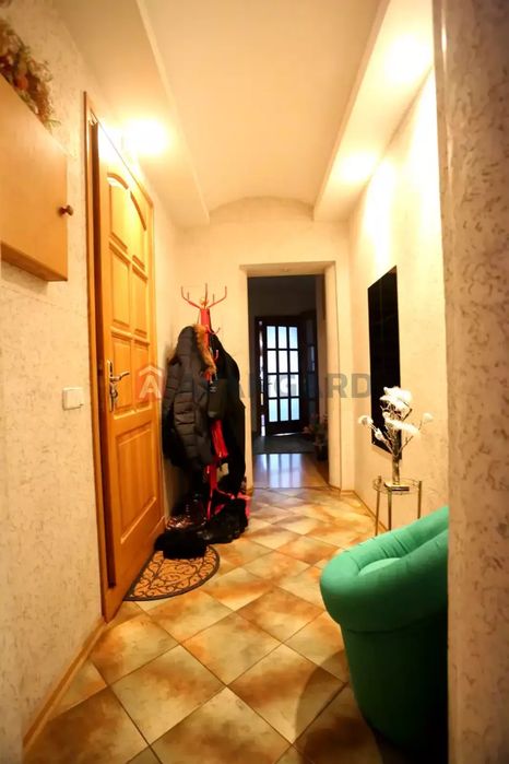 Продам 5 комн кв в Центре 99000$ c ремонтом
