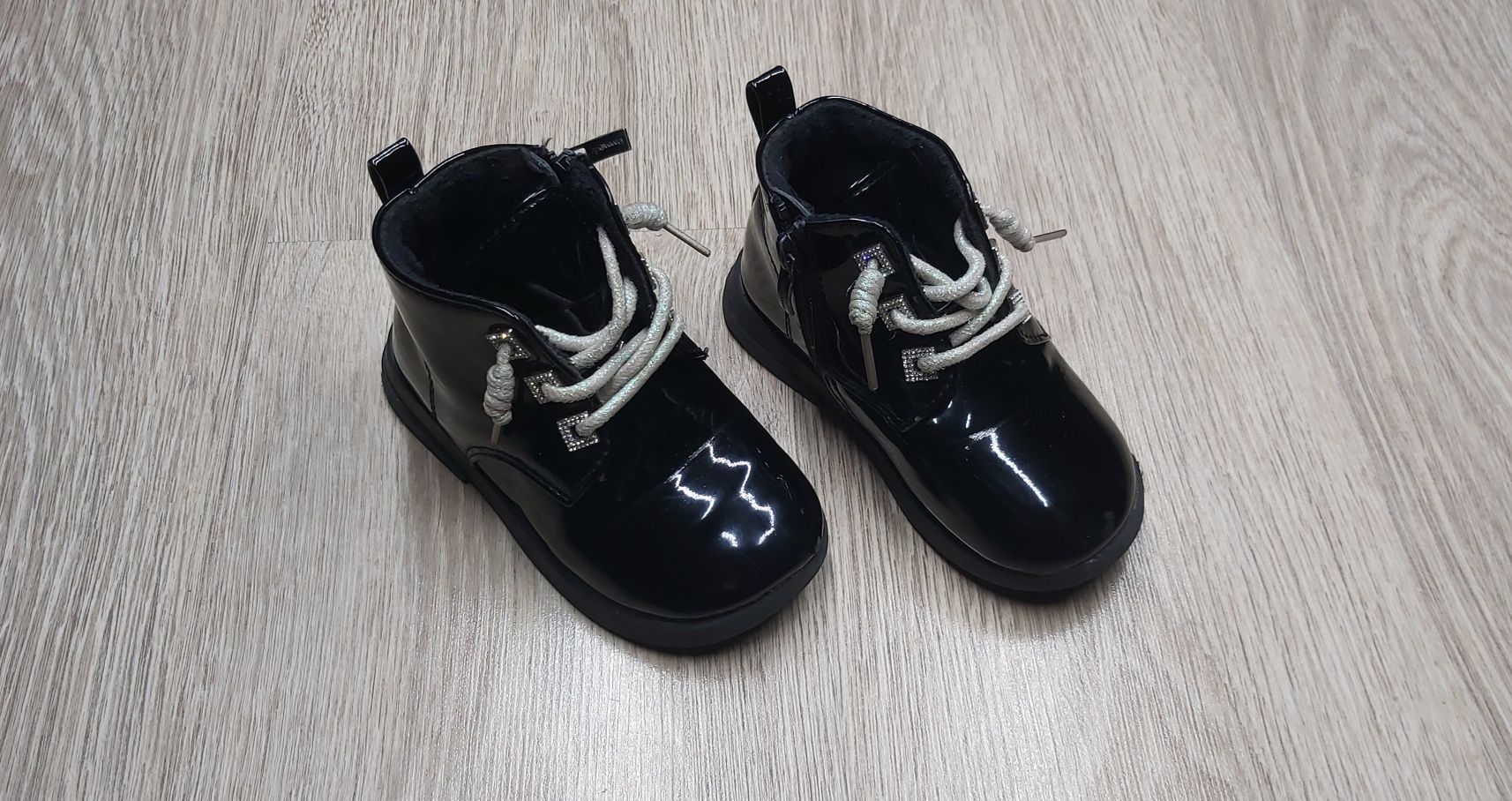 Born2be Botki lakierowane z diamencikami kozaczki eu 27 cm 16.5