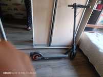 Продам Продаю электросамокат Xiaomi Mi Electric Scooter
Продаю электро