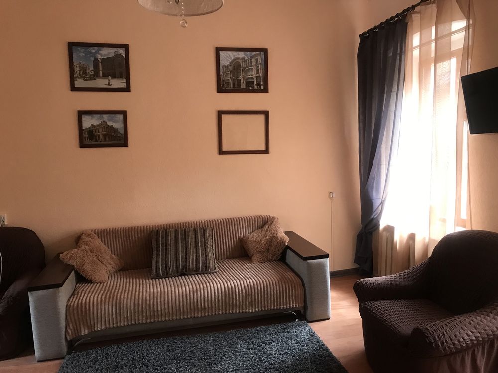 З кімнатна затишна квартира в ценрі Кропивницького