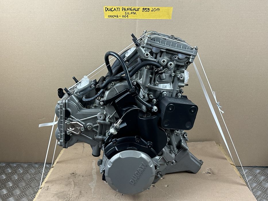 Ducati Panigale 959 V2 Silnik Engine Motor 2017 * ZDM955W4B * 16 - 19