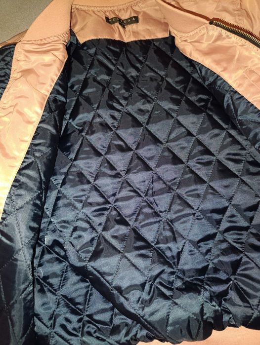 Жіноча курточка-бомпер