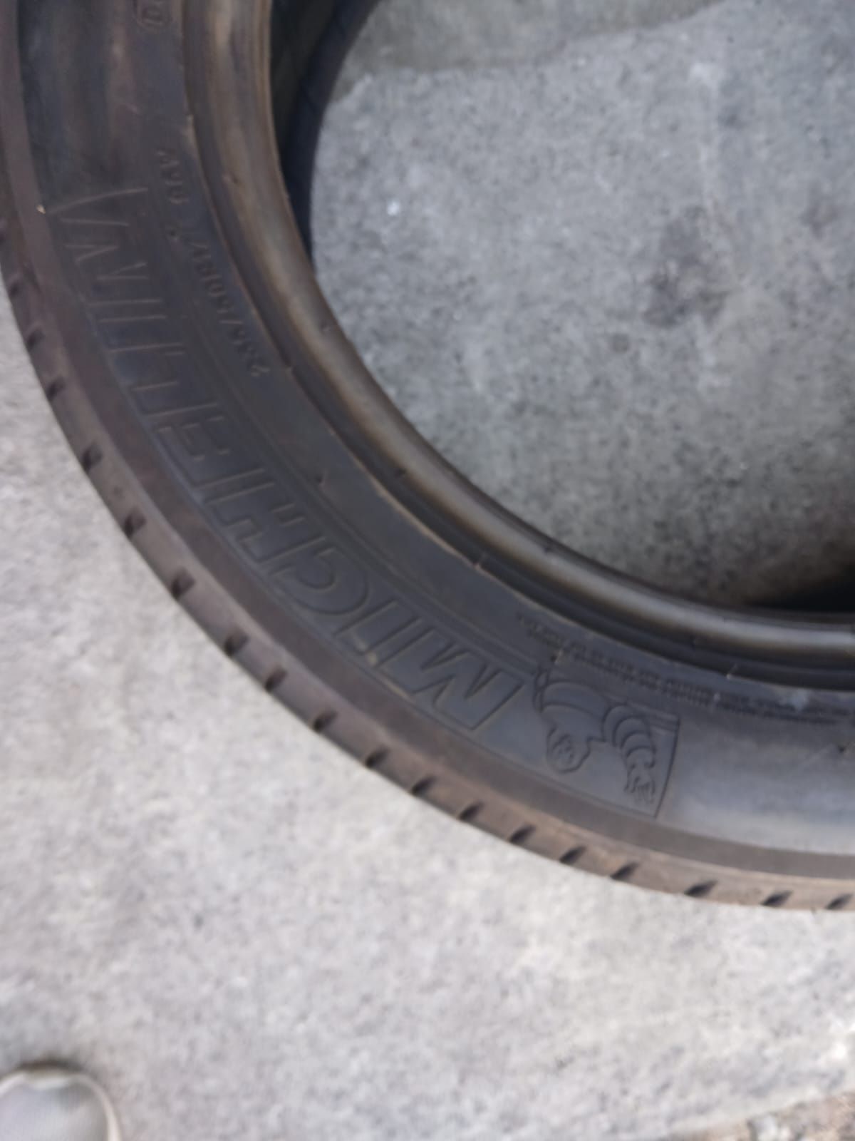 Pneus 225/45/R18 Michelin