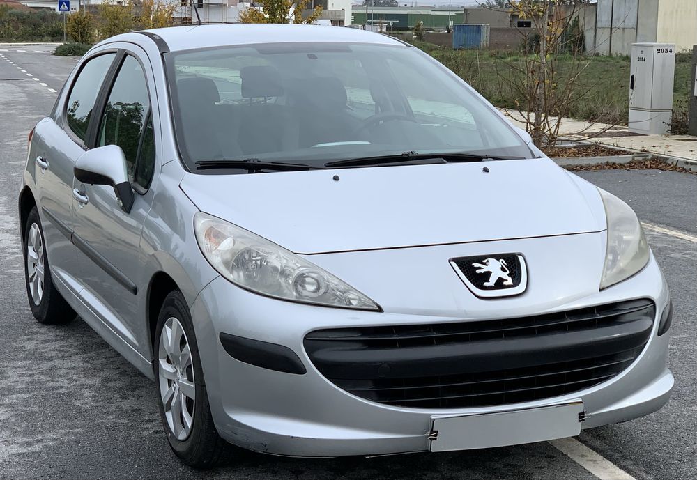 Peugeot 207 // motor de corrente // 195 mkms //AC// Isofix