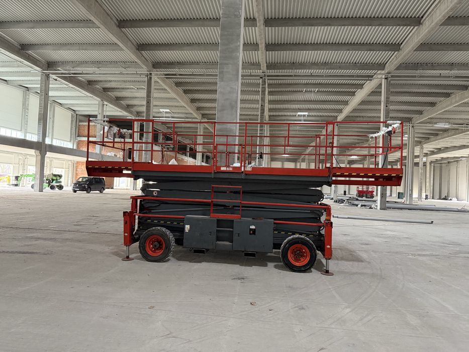 Оренда підйомника (ножничний підйомник) (оренда автовишки Пекканіска)