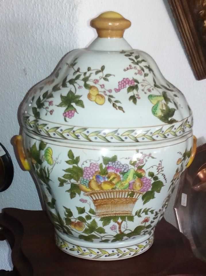 Vários Potes antigos em porcelana - Ler descrição no anúncio