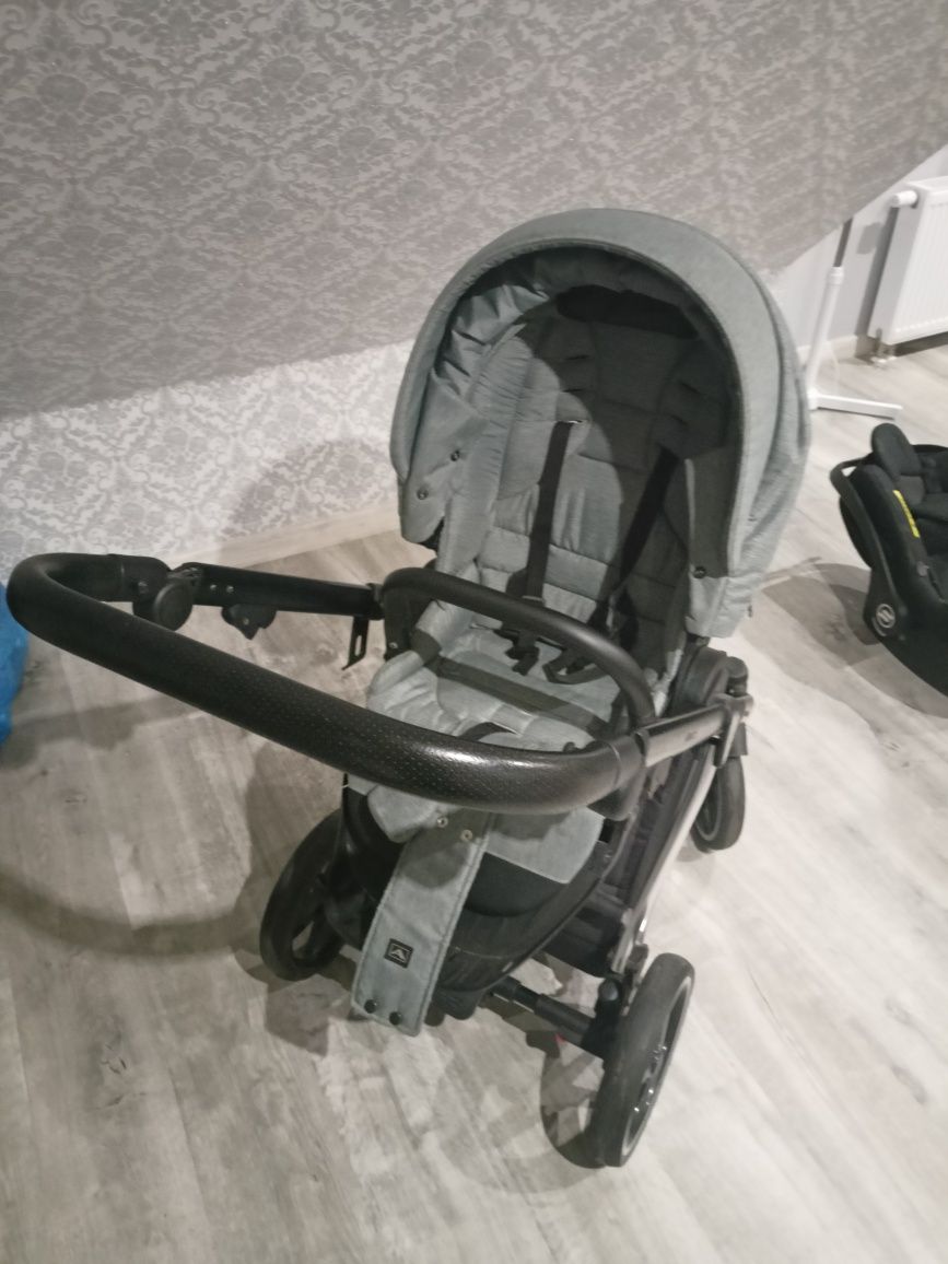 Wózek Dziecięcy 3 w 1!

Do sprzedaży oferuję wygodny wózek dl