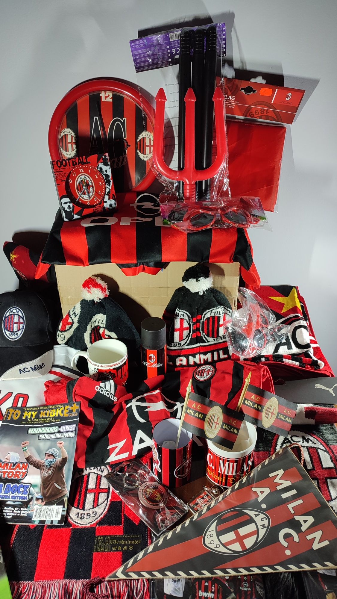 AC Milan Gadżety Klubowe Koszulka Koszulki Kubek Kubki Szalik Zegar