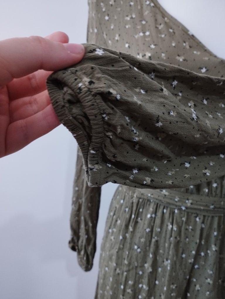Sukienka khaki w kwiatki na długi rękaw rozmiar 46 primark