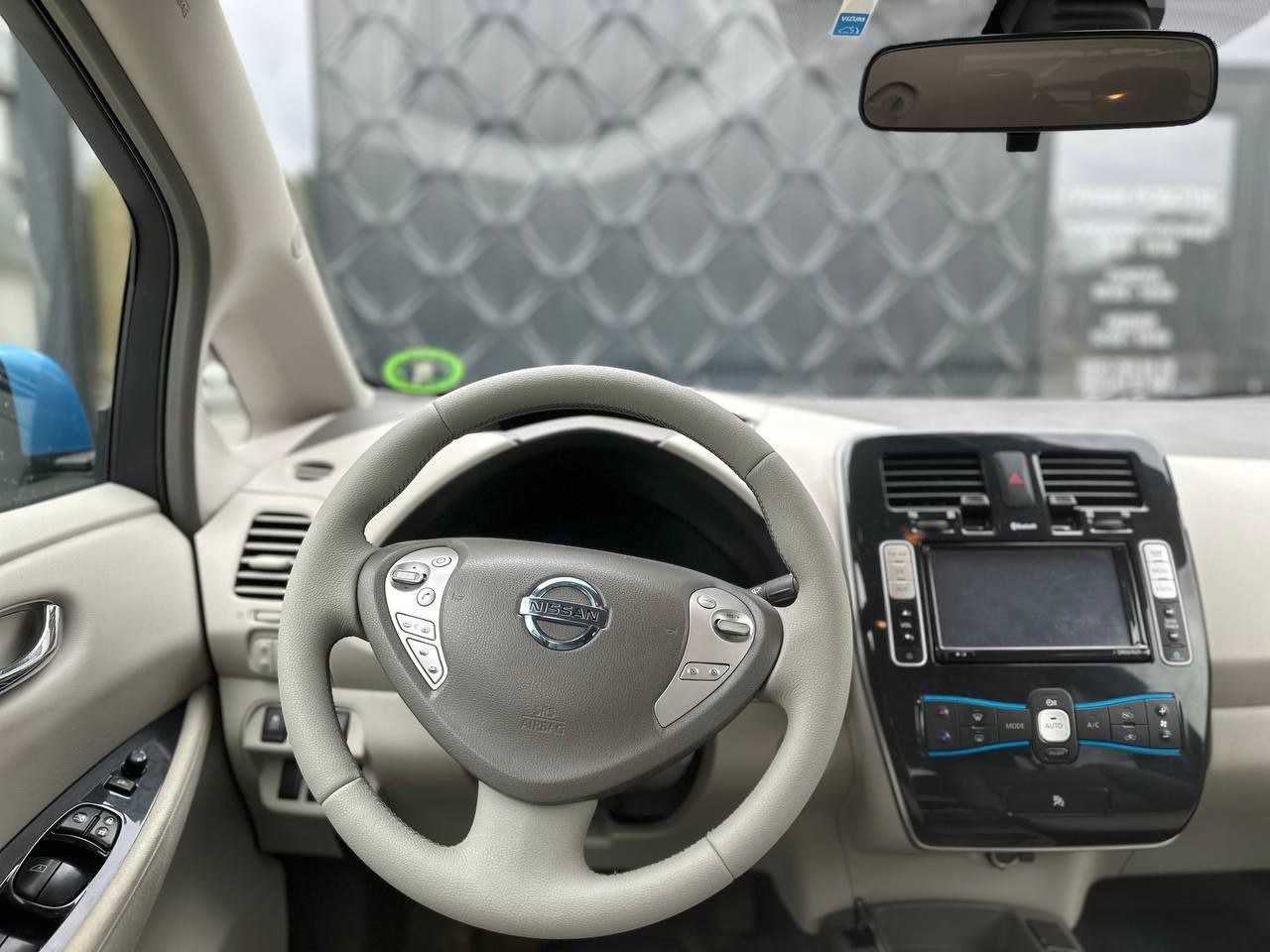 Продам Nissan Leaf 2011