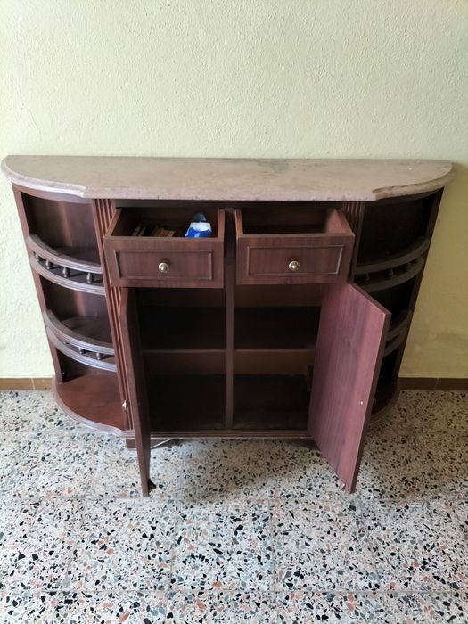 Sapateira em bom estado