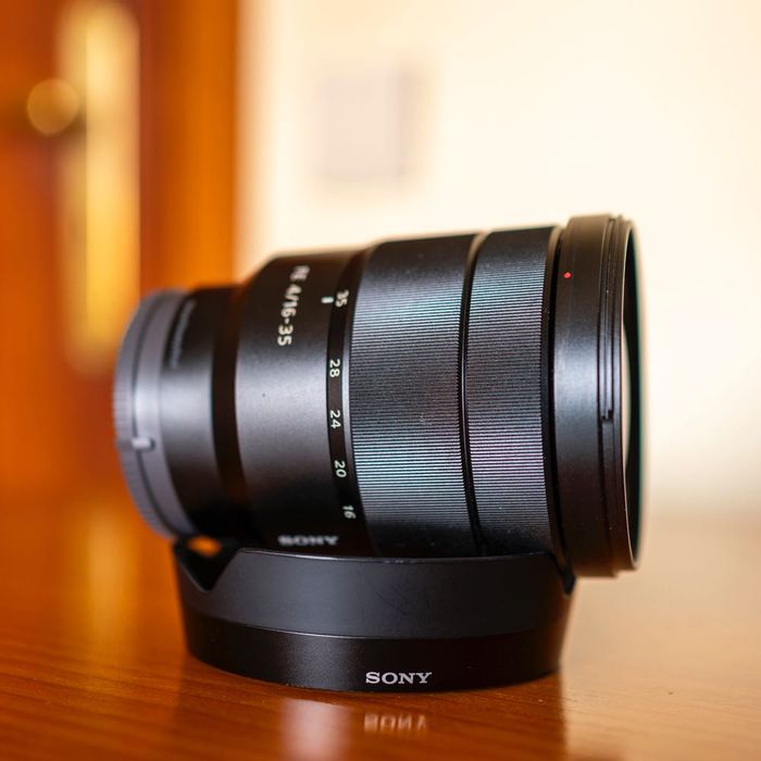 Objetiva Sony FE 16-35mm F4 ZA OSS Zeiss