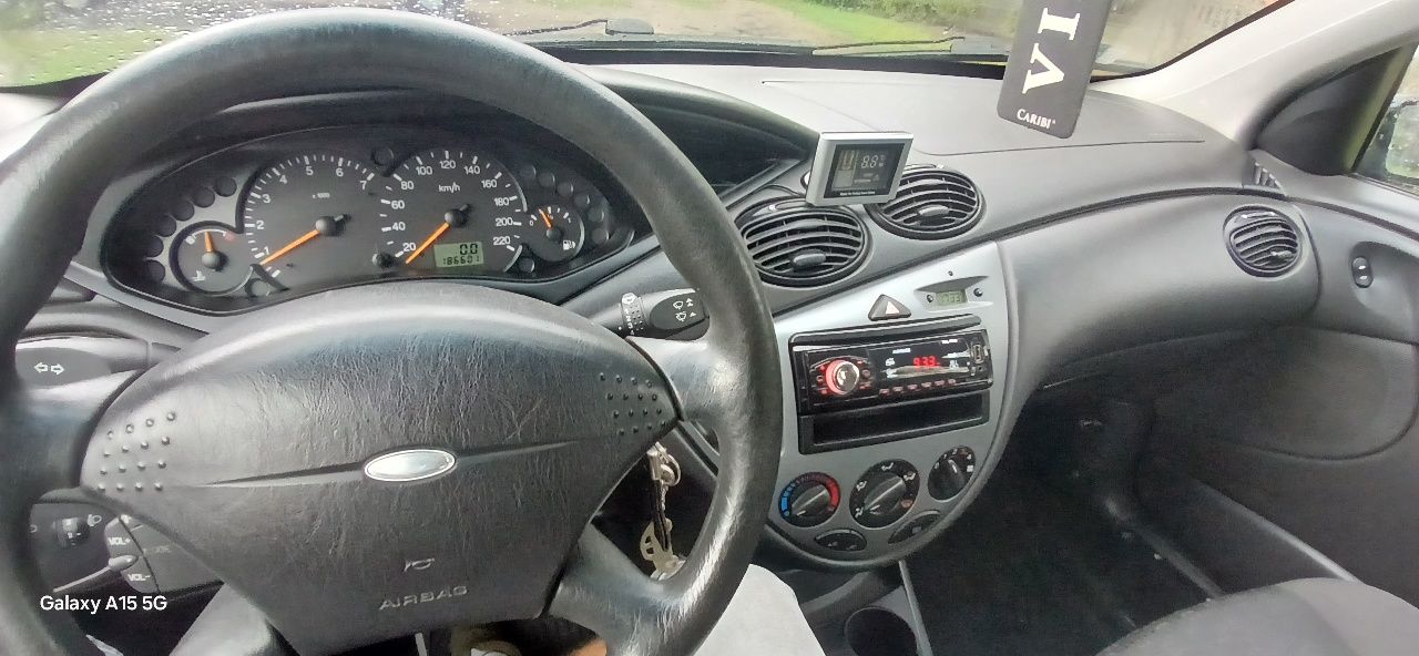 Ford Focus 1.6 16V Zetec-SE 100KM 2001r. Klima,