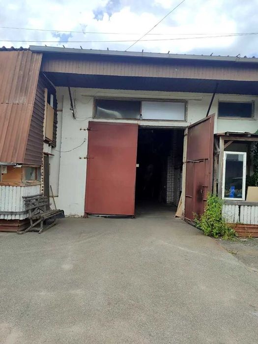 Продам виробничо - складське приміщення в районі КСК вул. Щорса 57