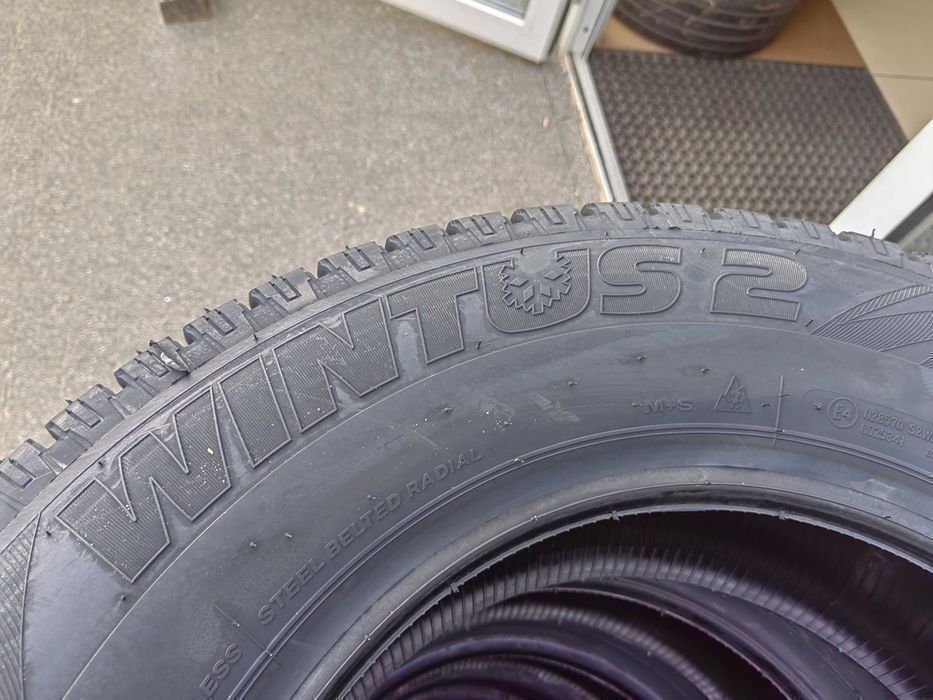 235/65r16C 115/113R Lassa gr BRIDGESTON ZIMA BUS Sprinter Crafter