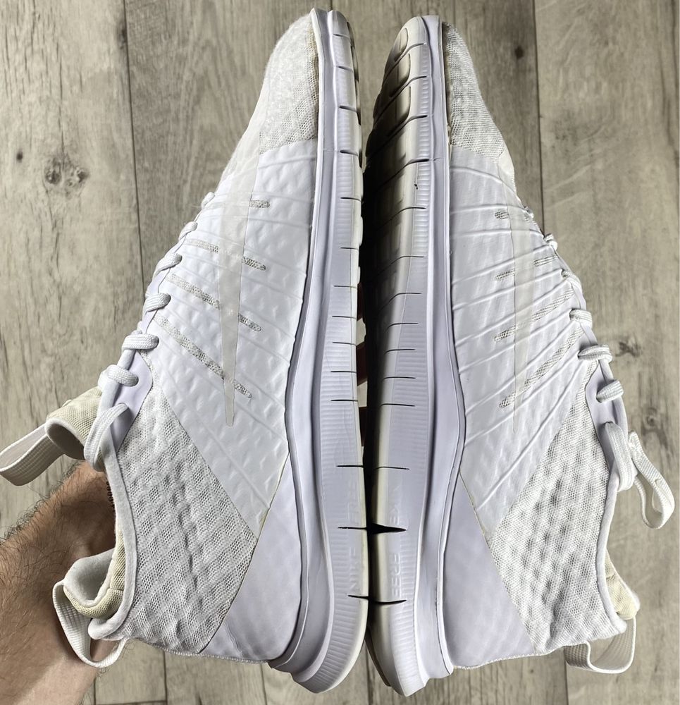 Nike free кроссовки 44 размер белые оригинал