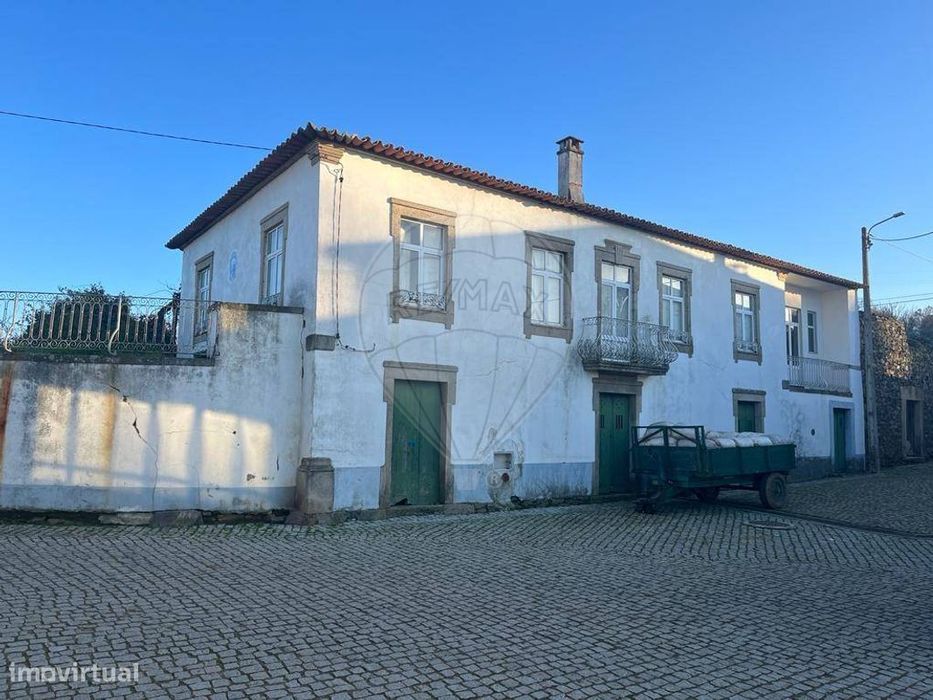 Moradia T7 para venda