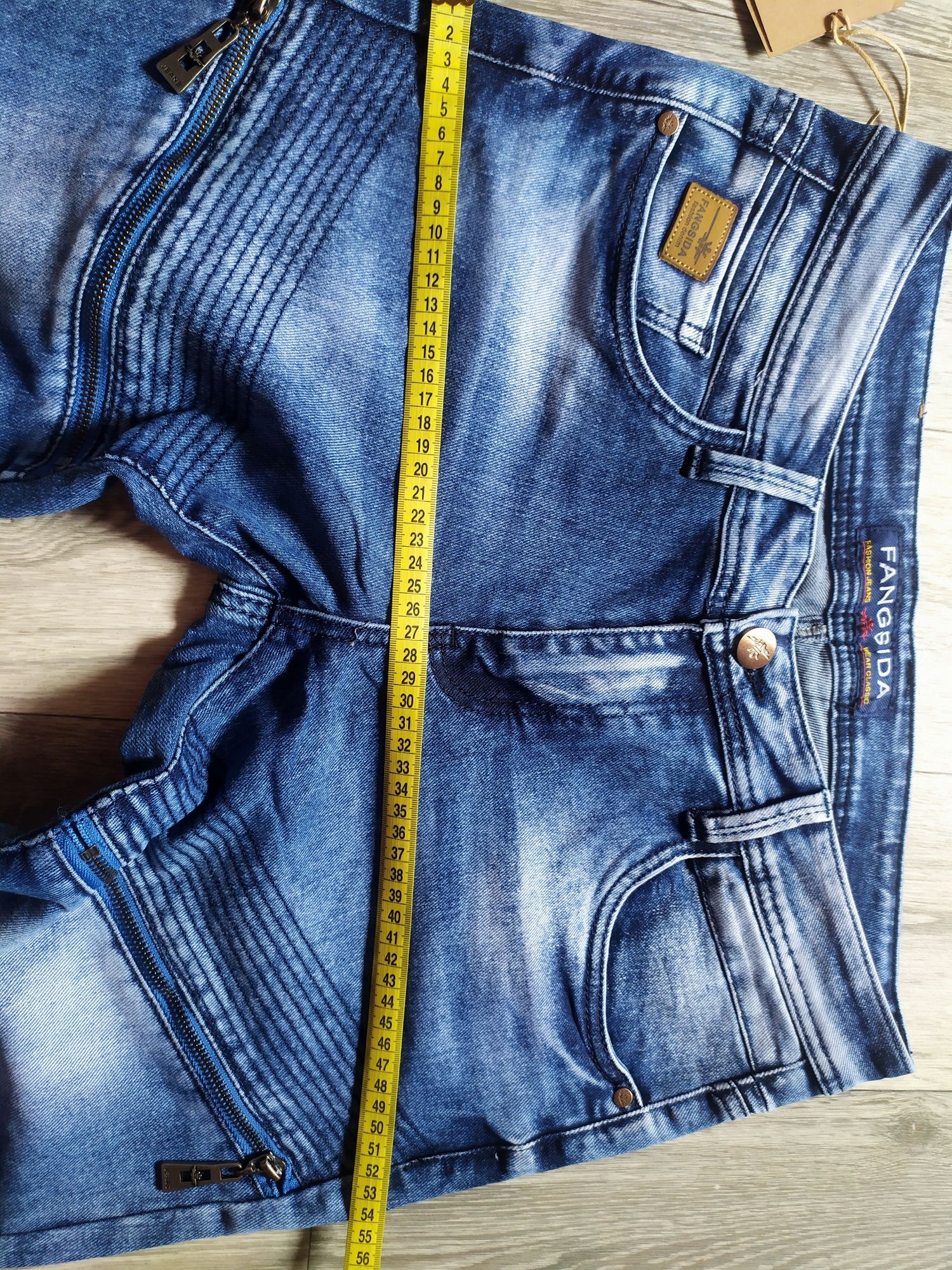 Продам женские джинсы 34 размера