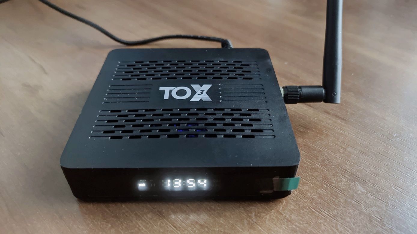 Налаштована ТВ приставка TOX3 4/32 Android 11 Smart TV Box