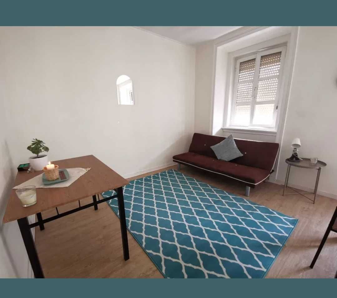Quarto individual grande- metro Arroios e ISTecnico, só UNIVERSITÁRIOS