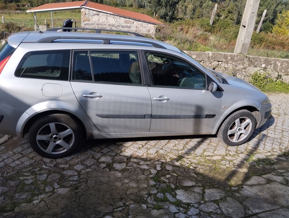 Renault Megane cinza