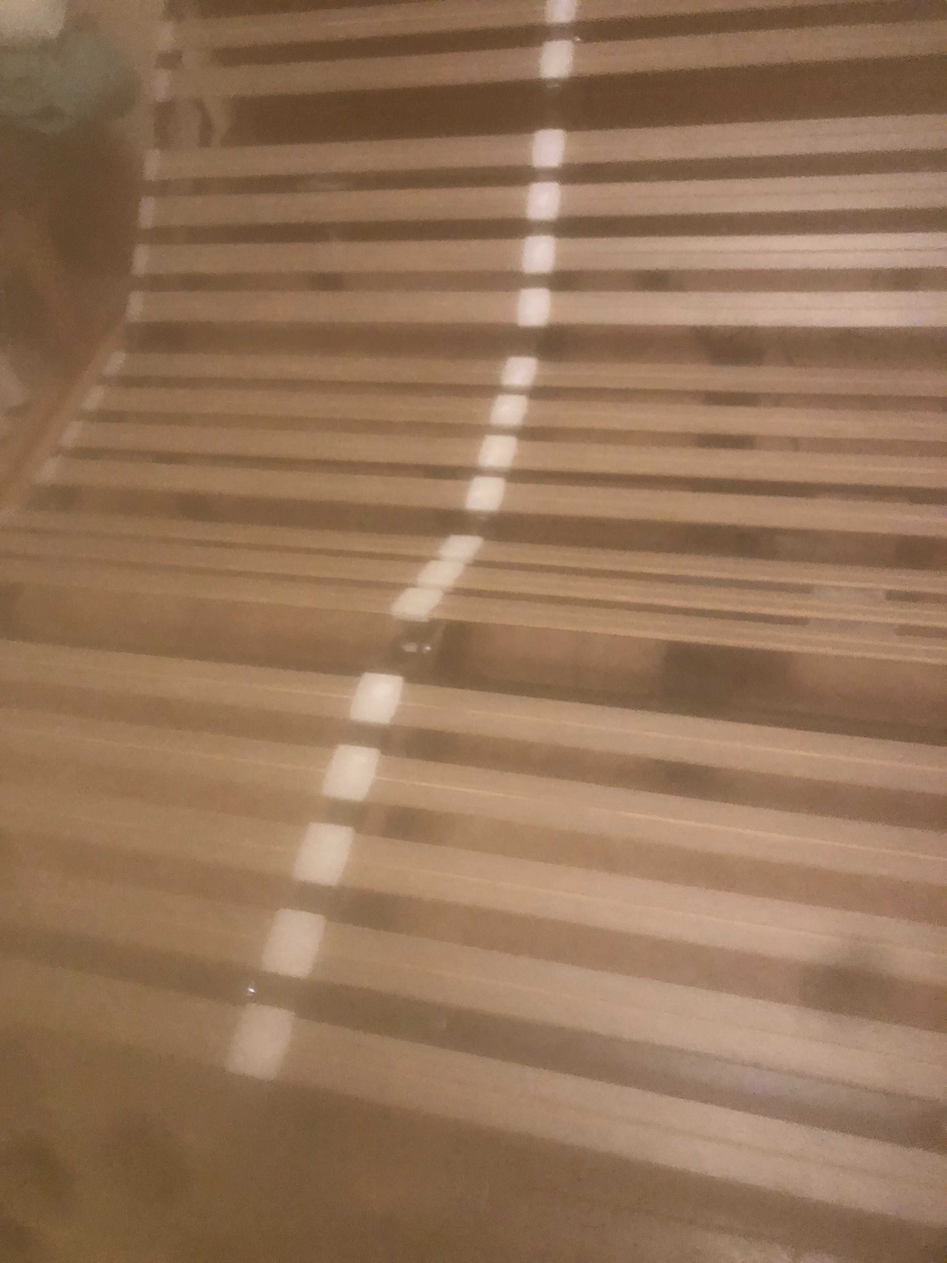 Estrado articulado para cama de casal.