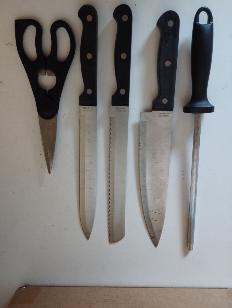 Zestaw noży Amazon basics