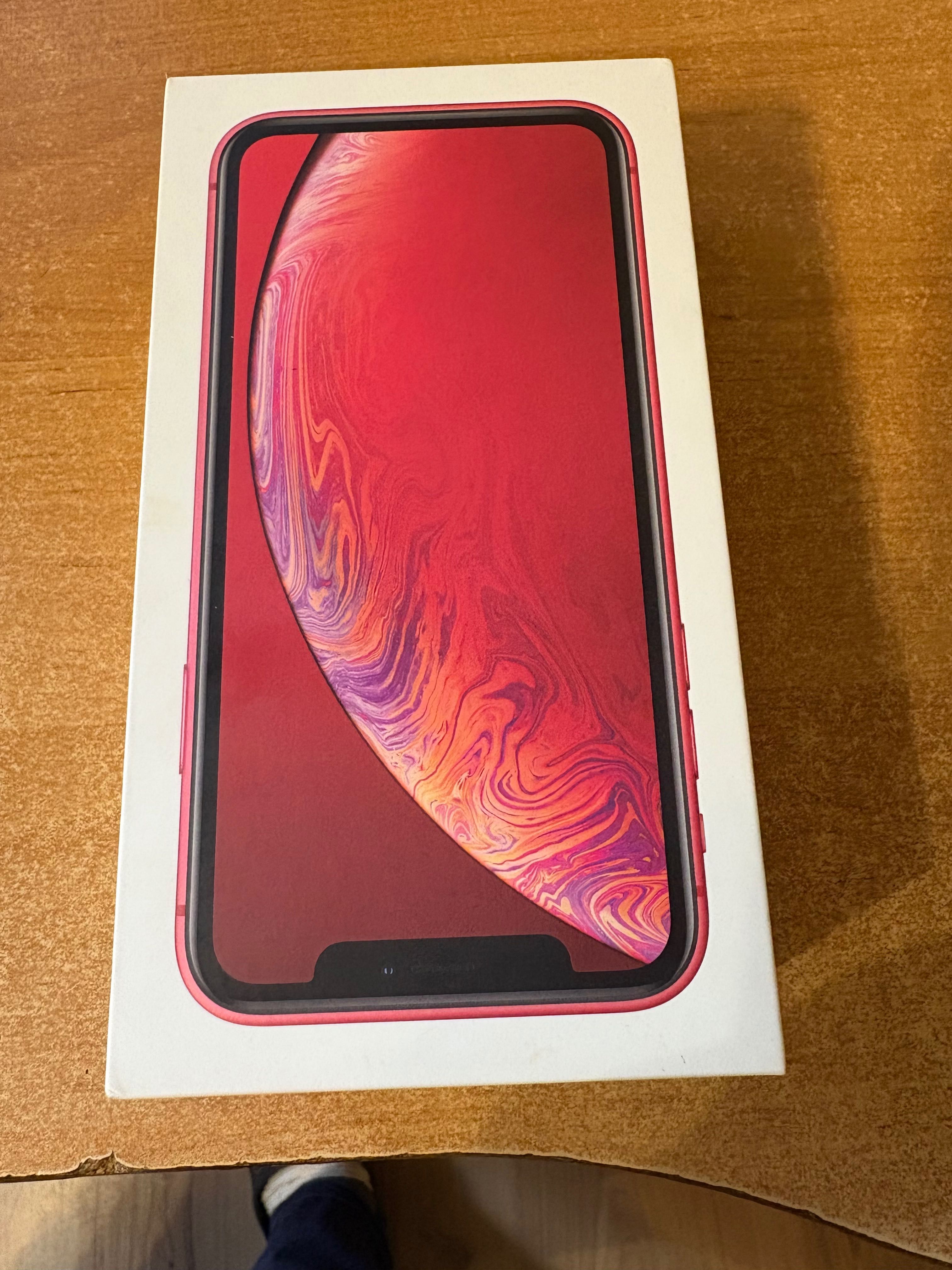 iPhone XR :gratis słuchawki nowe i etiu