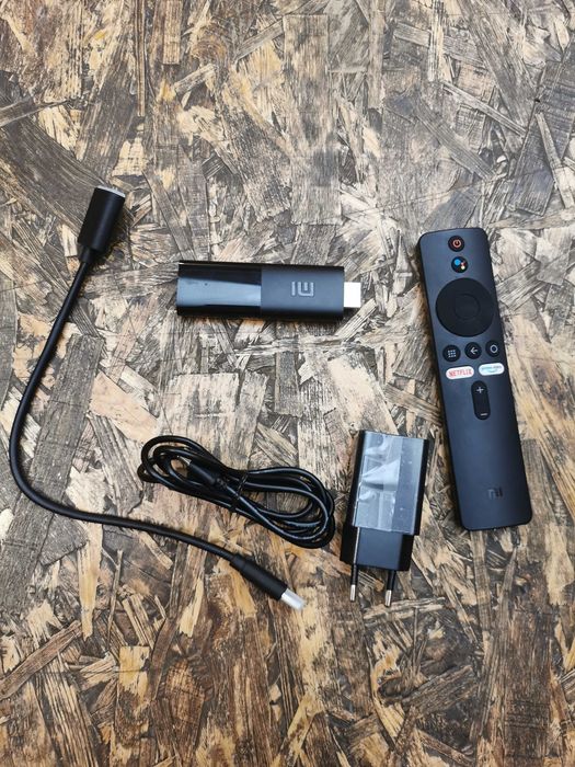 Mała Przystawka telewizja Smart TV XIAOMI BOX STICK 8GB Android