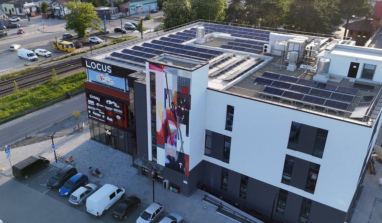 Оренда фасадного приміщення 542 м² у ТЦ Locus