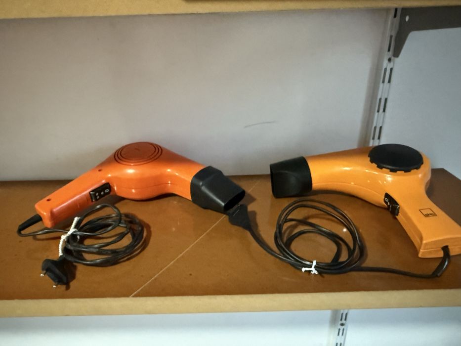 2 secadores da marca AEG e SHg ( a funcionar )