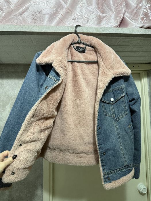 Продам теплу жіночу джинсовку