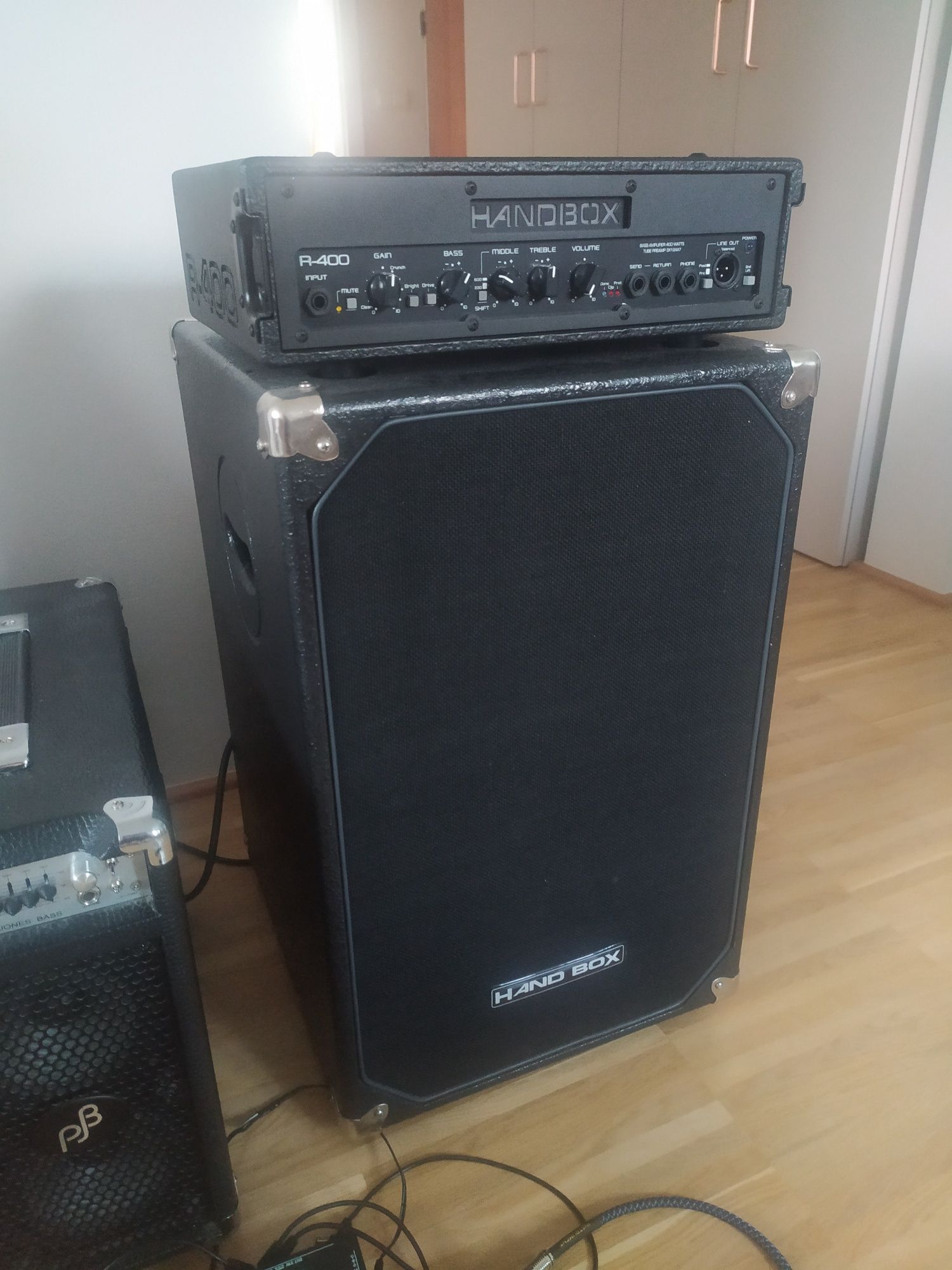 Head Hand Box R400 i  paczkę  basową 210 sica neo, 300w 8ohm