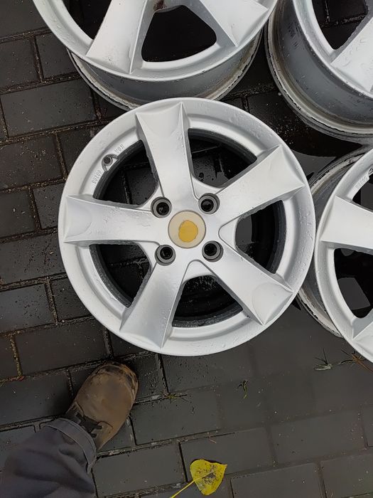 Felgi alufelgi 15 4x108 peugeot citroen 
Rozstaw szpilek 
ET
Szerokość