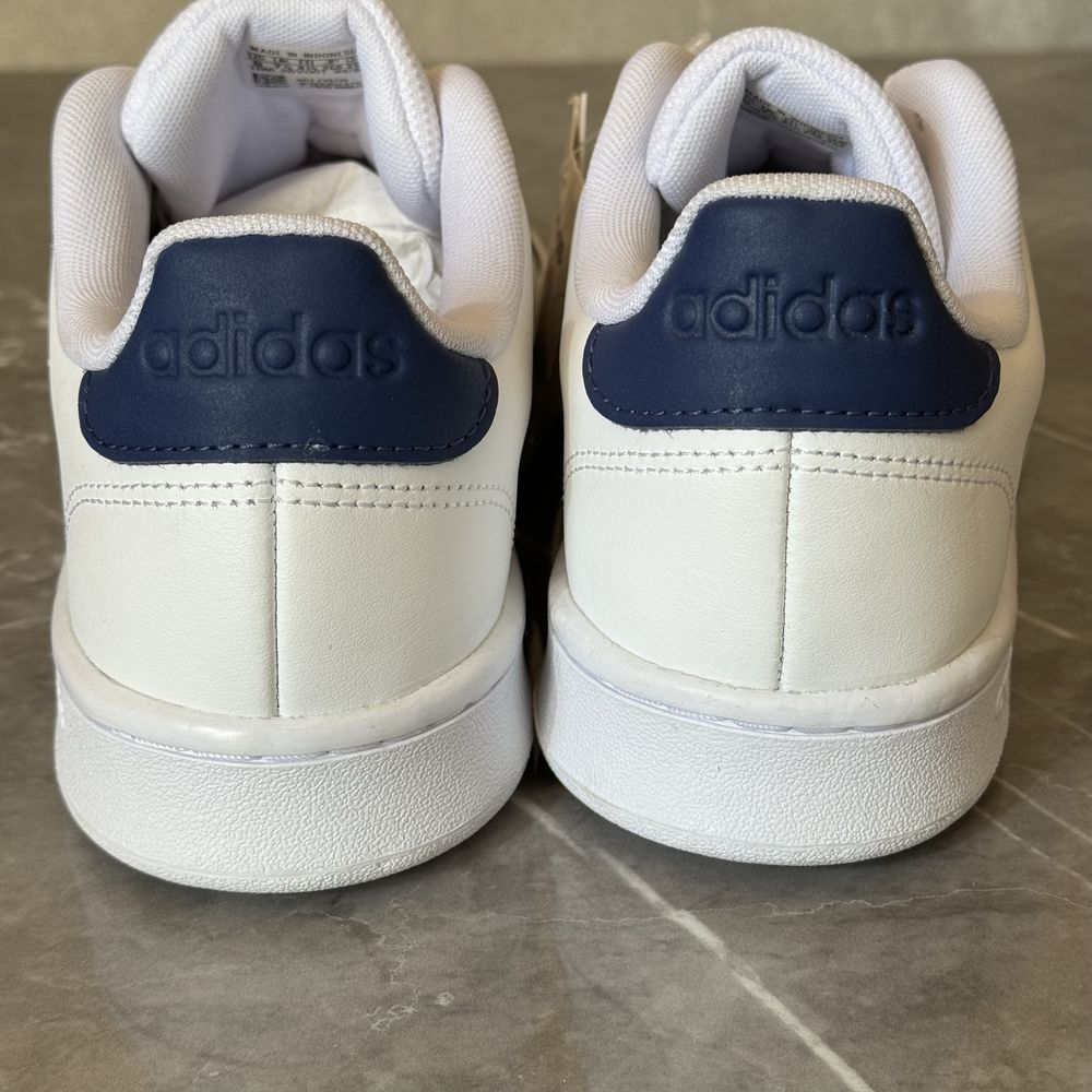 ОРИГІНАЛ 100% Кросівки білі Adidas FV8130 /41 р