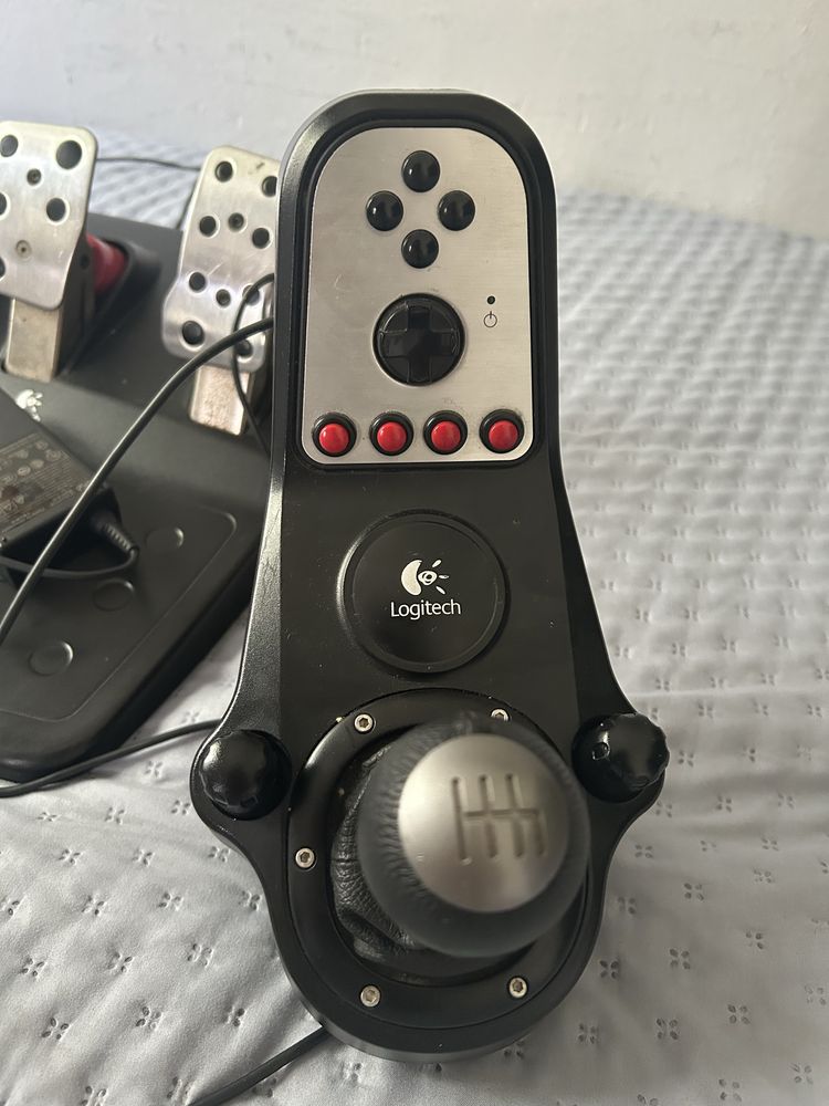 Vendo g27 com caixa