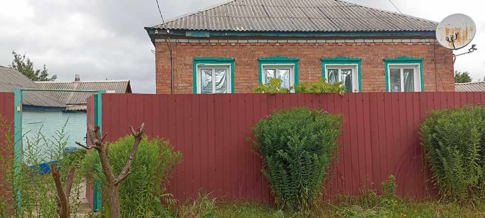 Продам добротный крепкий дом 18 км от Харькова, пгт Новопокровка