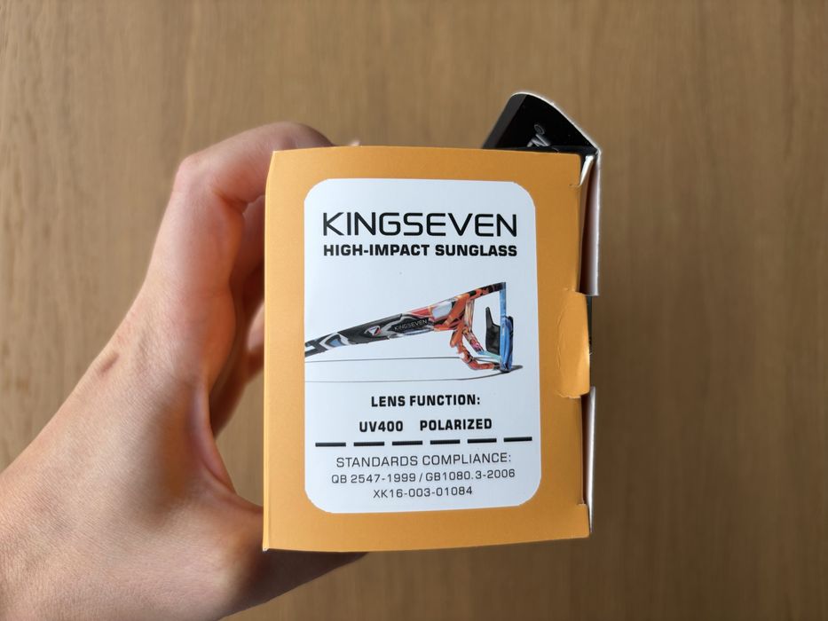 Okulary sportowe KINGSEVEN z wymiennymi szkłami, etui i akcesoriami