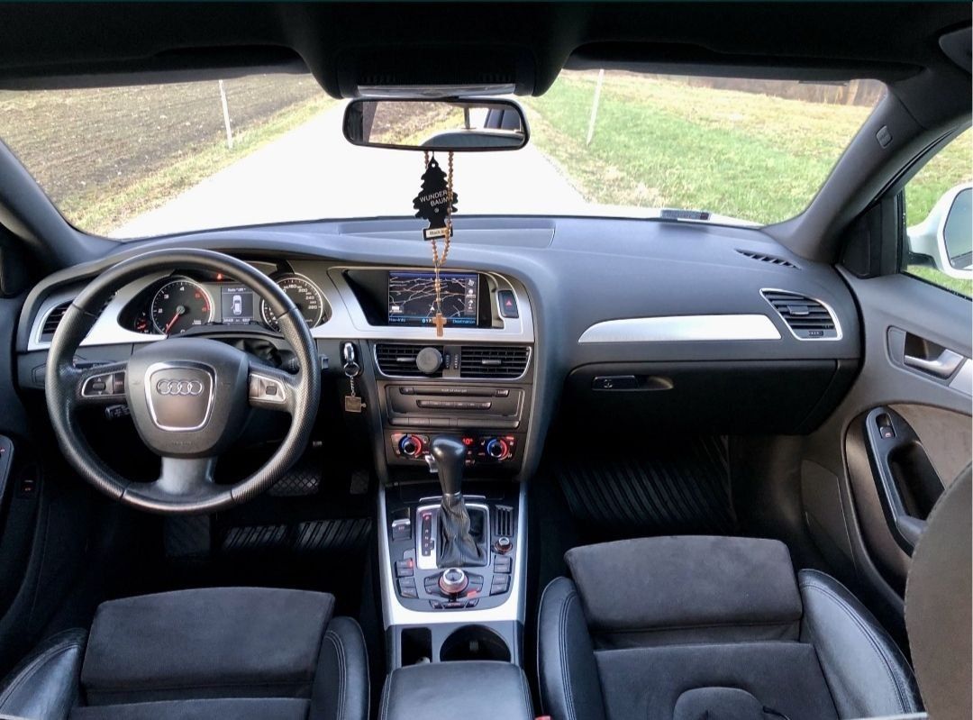 Audi A4 B8 2.0 TDI Biała perla