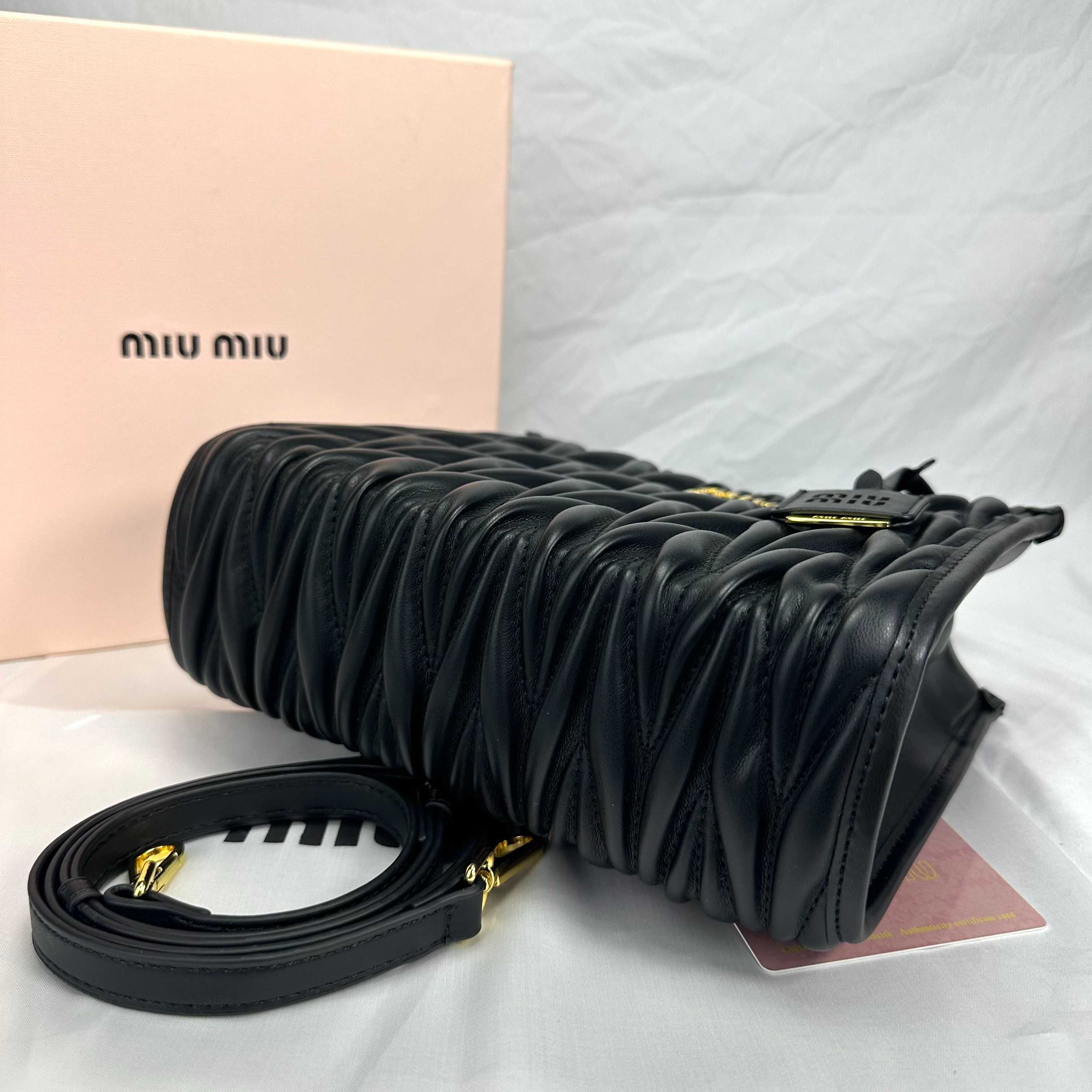 MIUMIU Torebka na ramię Czarna