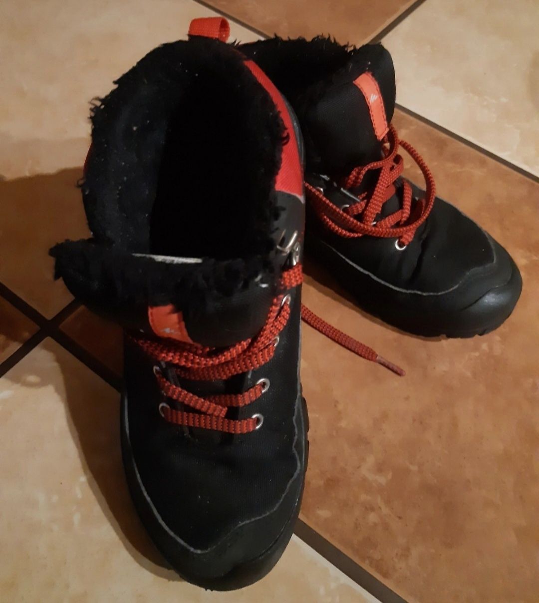 Buty zimowe QUECHUA rozmiar 35.