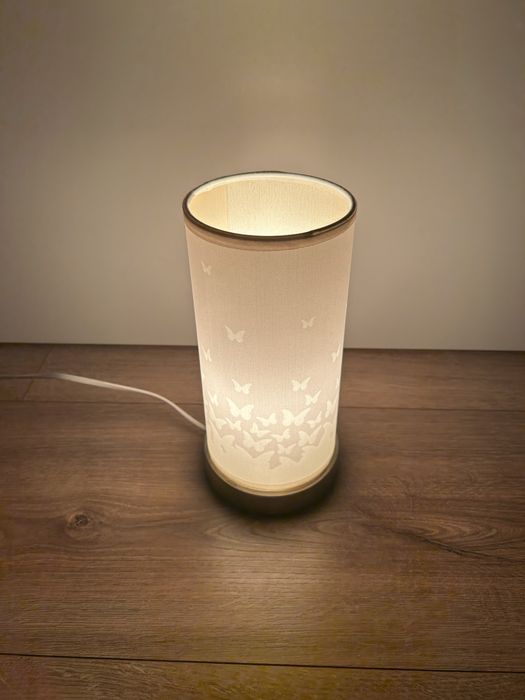 Lampka w motyle włączana na dotyk