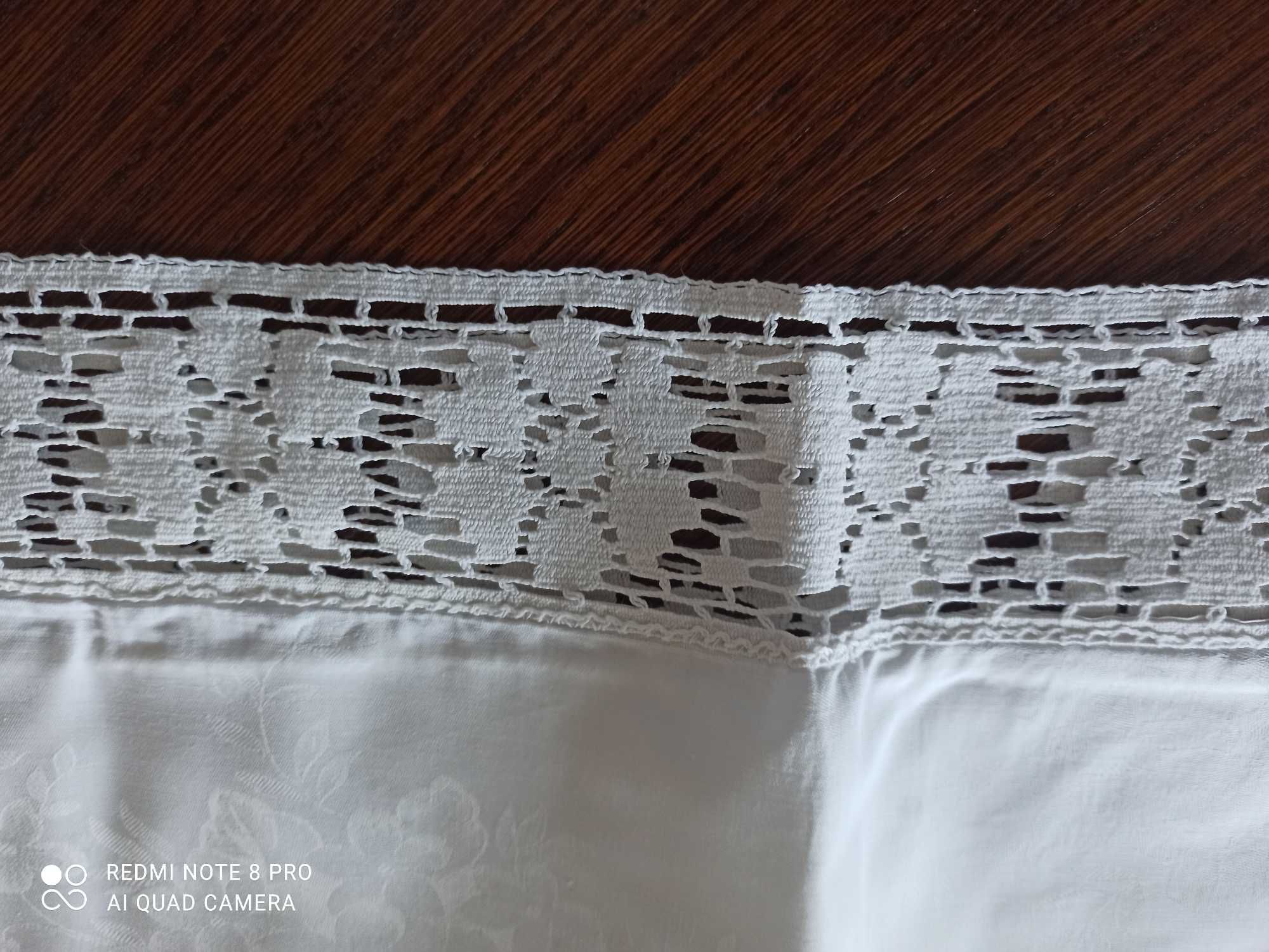 Obrus biały z koronką, bawełna 100 % PRL 160x100