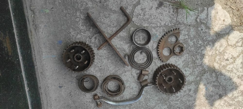 Запчасти, фара, Заводной полумесяц, кикстартер Иж Планета /Юпитер/Юпит